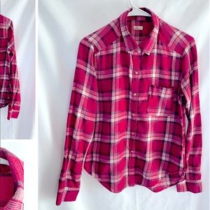 Hollister
Size S Long Sleeve Button-Down